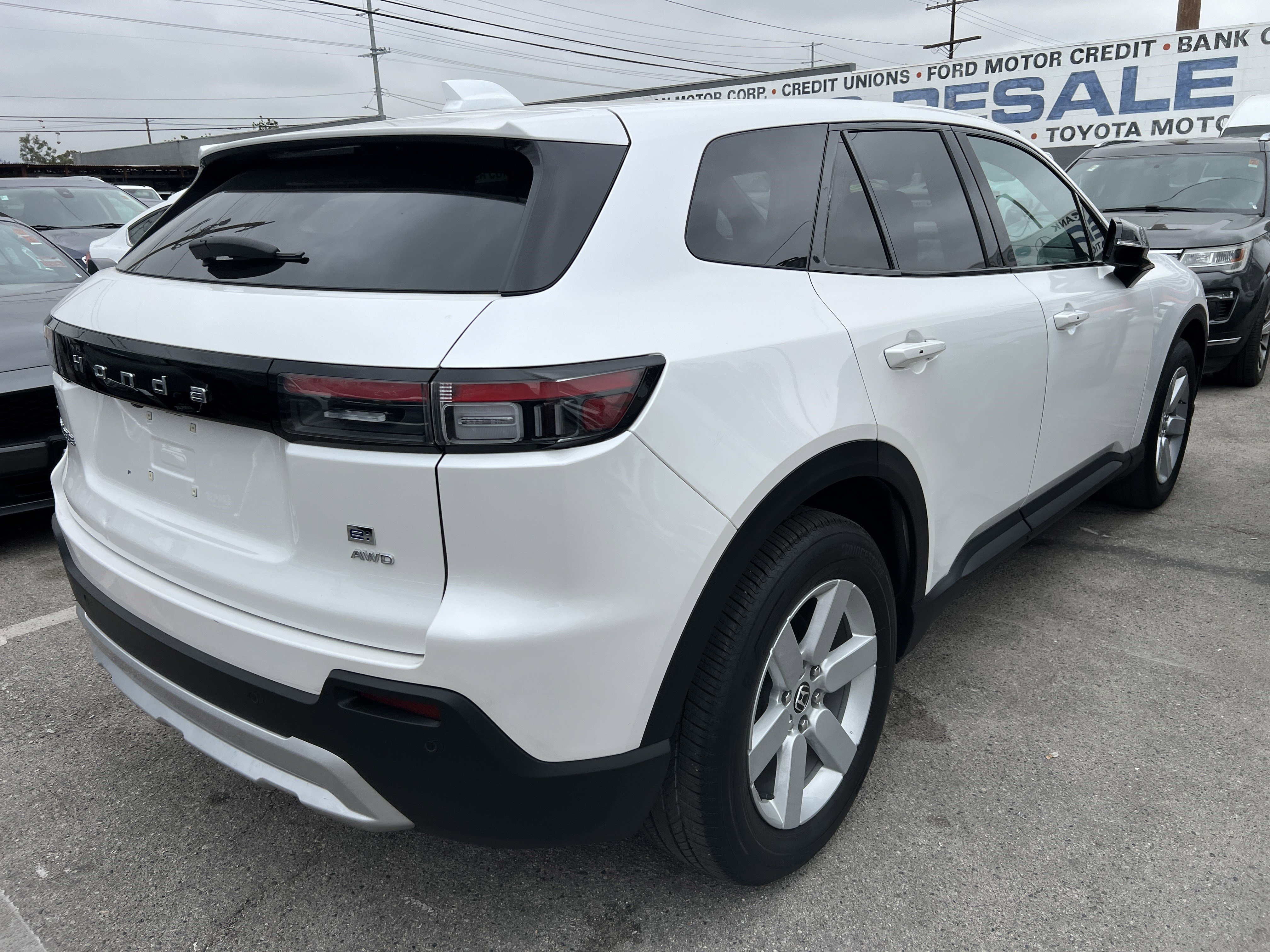 Used 2024 Honda Prologue EX image 8