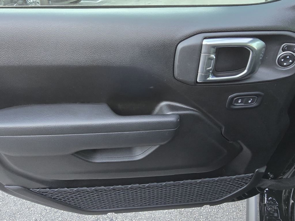 Used 2025 Jeep Gladiator Sport image 14