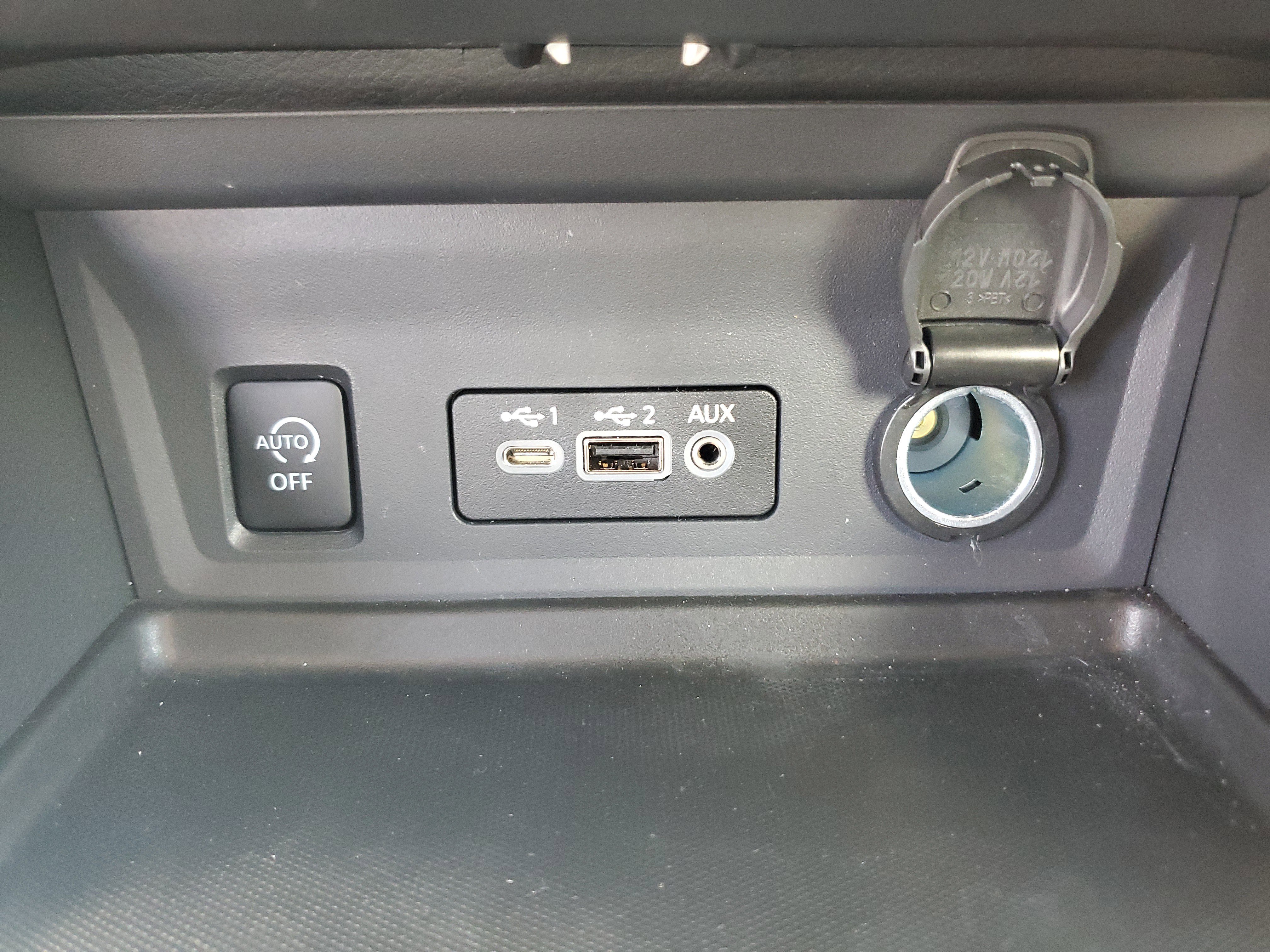 Certified 2025 Nissan Sentra SR w/ Midnight Edition image 30