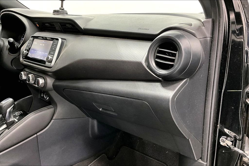 Used 2018 Nissan Kicks S image 19