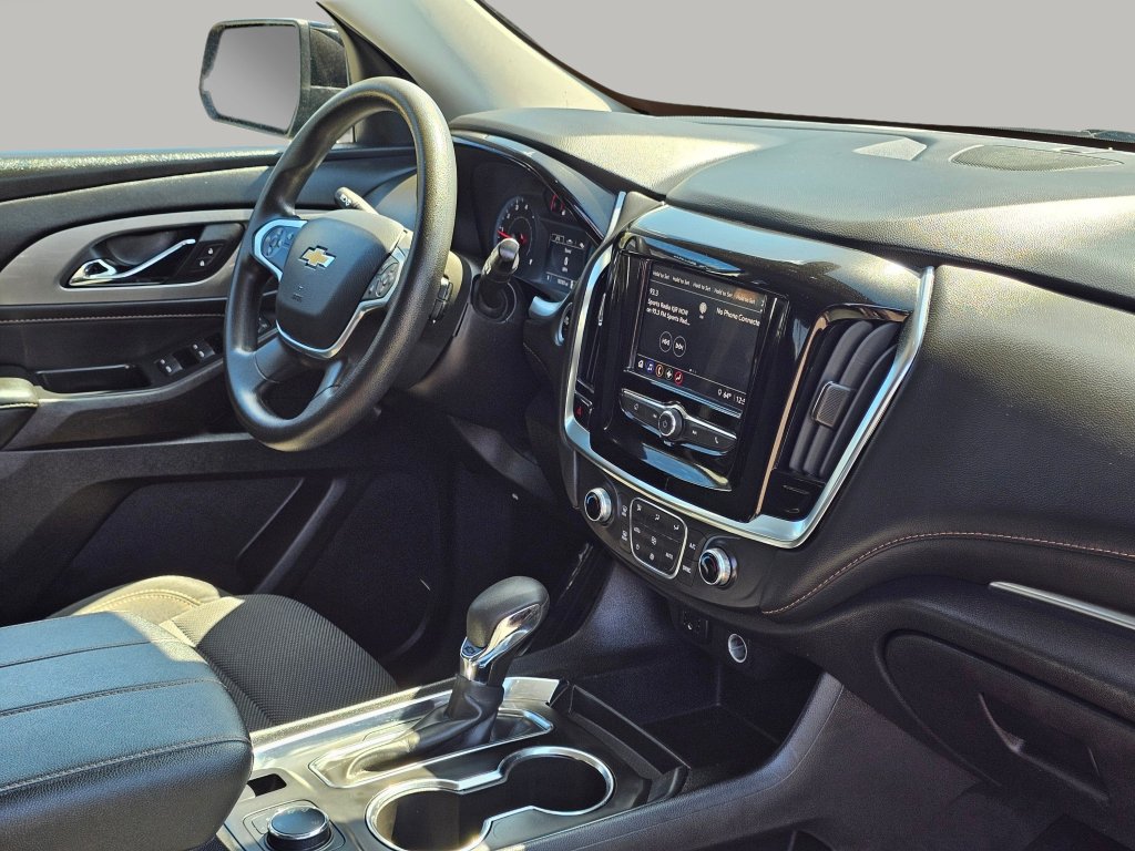 Used 2021 Chevrolet Traverse LS AWD/4WD image 27