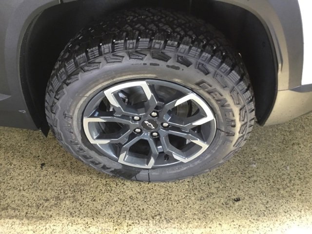 New 2026 Chevrolet Equinox ACTIV w/ Convenience Package III image 13