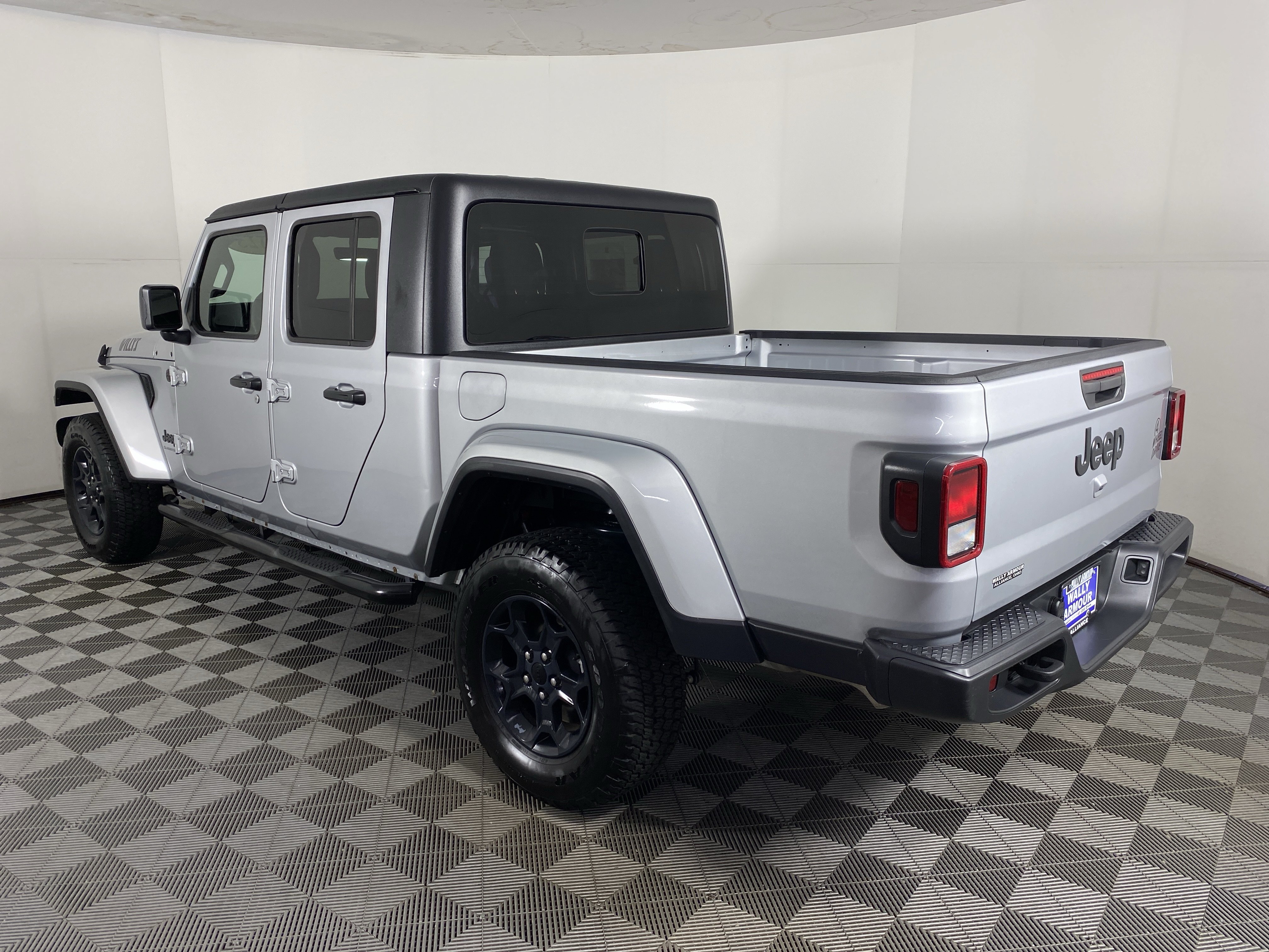 Used 2023 Jeep Gladiator Sport AWD/4WD image 10