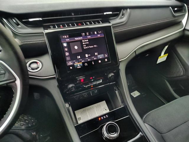 New 2025 Jeep Grand Cherokee L Laredo AWD/4WD image 19