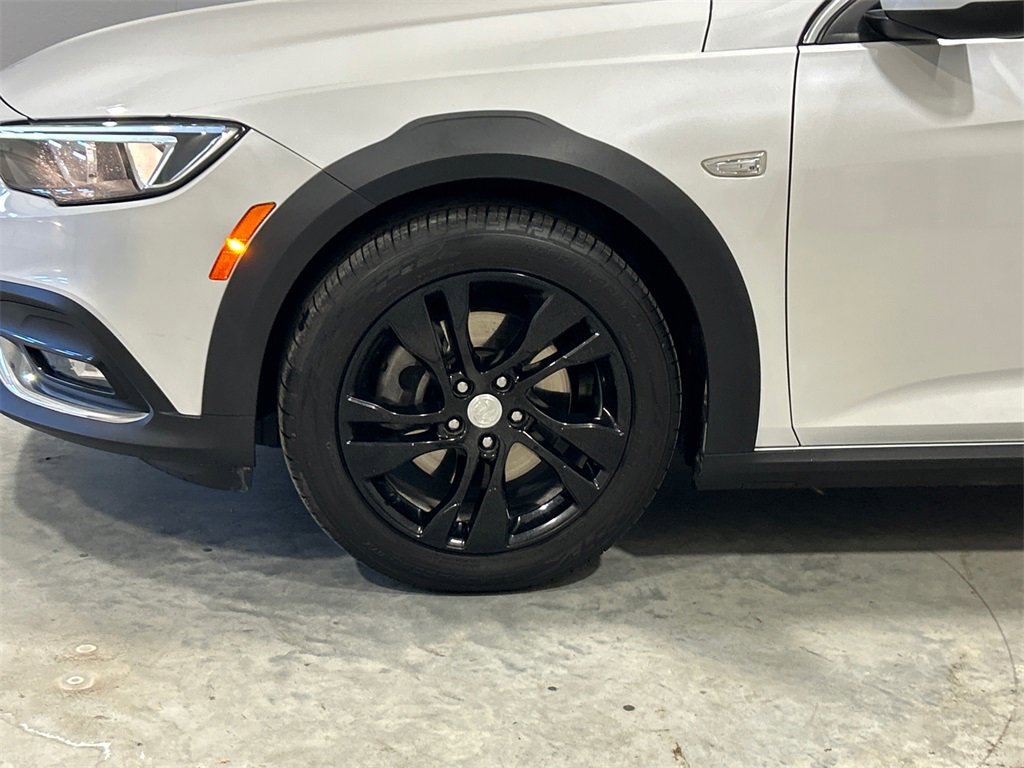 Used 2019 Buick Regal Preferred image 11