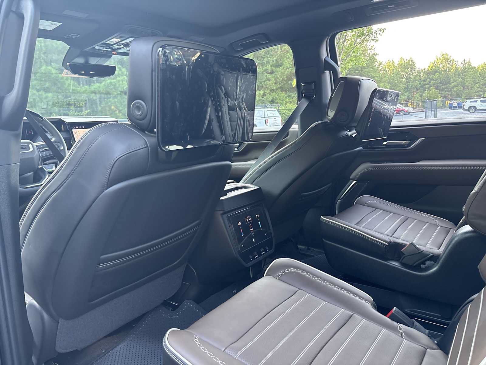 New 2026 GMC Yukon XL Denali Ultimate AWD/4WD image 14