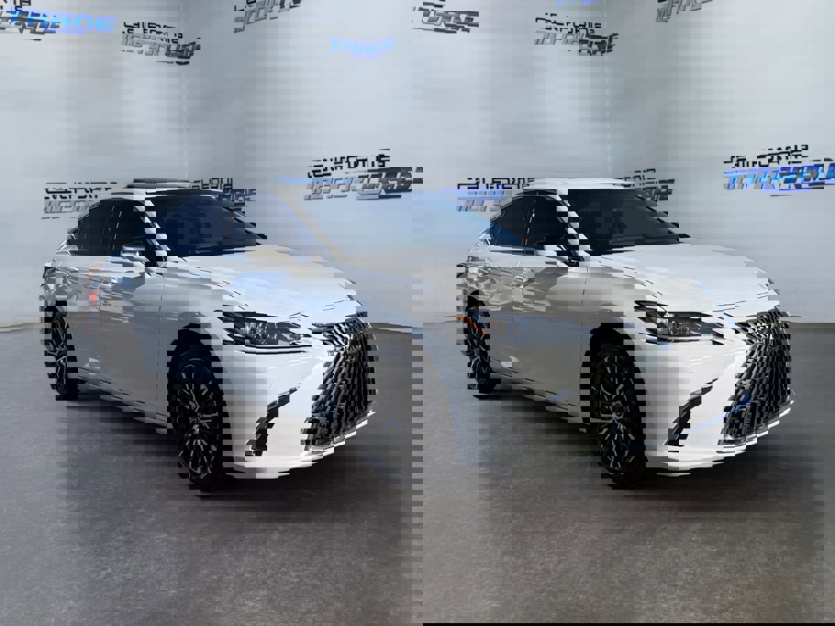 Used 2024 Lexus ES 300h w/ Premium Package image 3