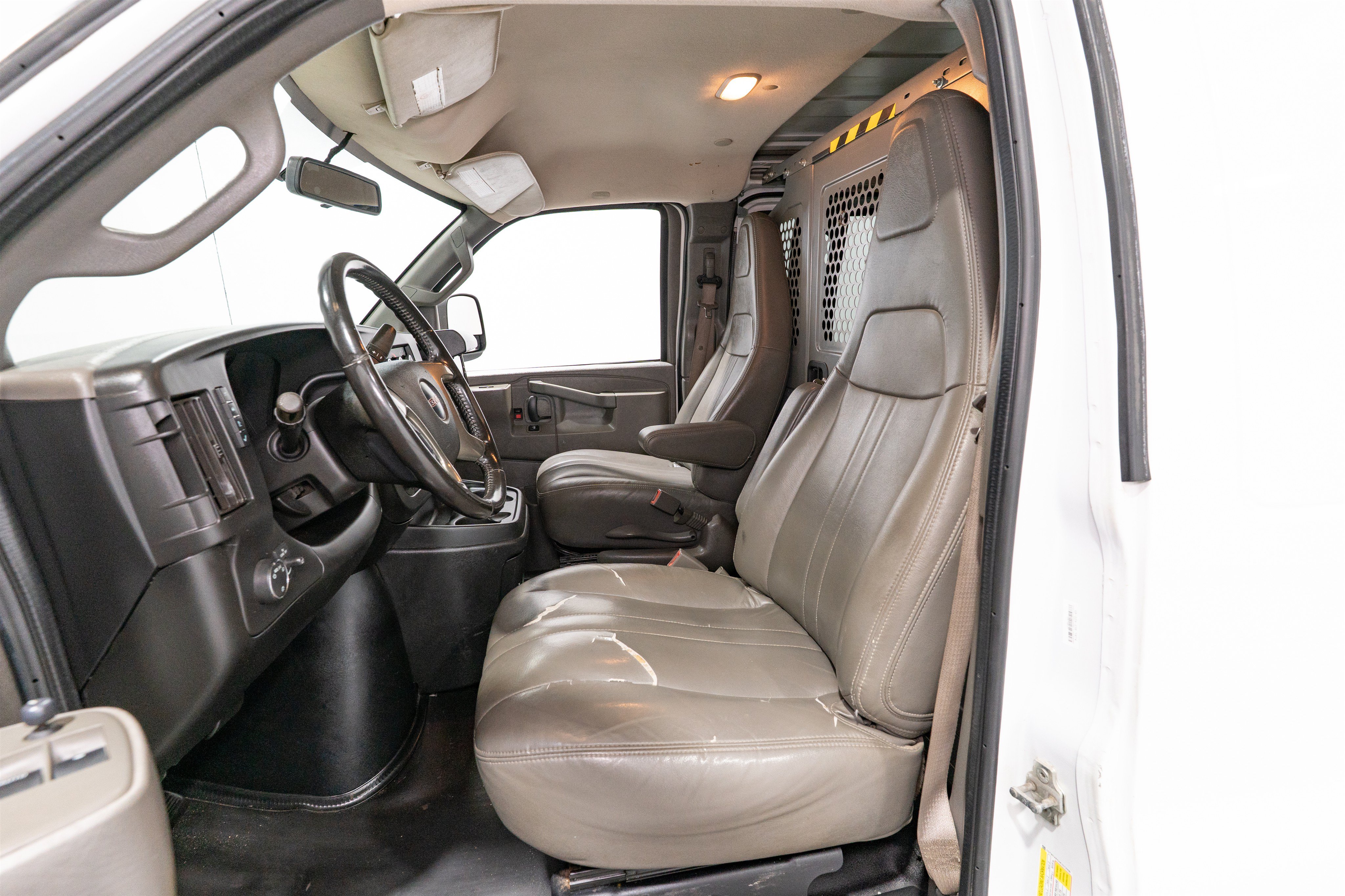 Used 2019 GMC Savana 2500 w/ Driver Convenience Package RWD image 16