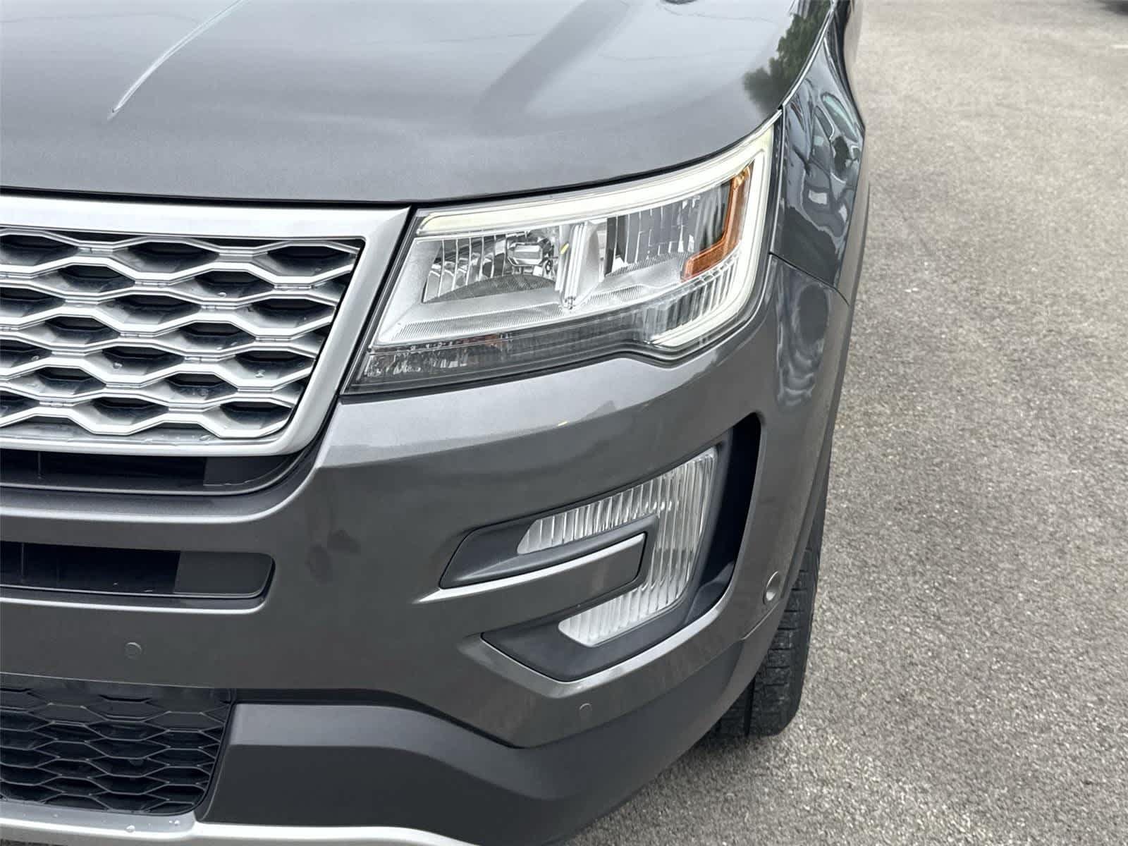 Used 2017 Ford Explorer Platinum AWD/4WD image 9
