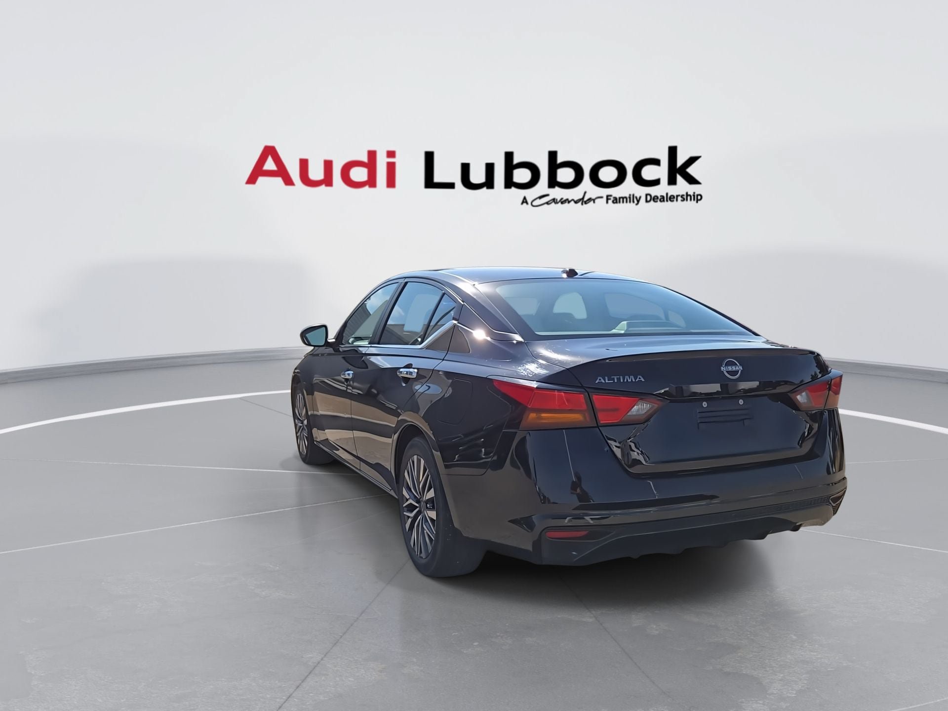 Used 2025 Nissan Altima 2.5 SV FWD image 7