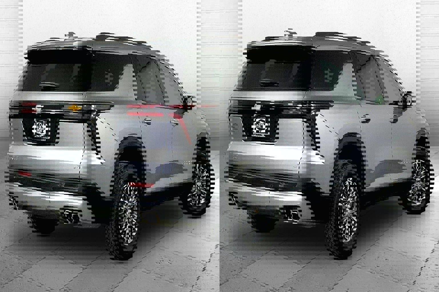 Used 2024 Chevrolet Traverse LT image 13