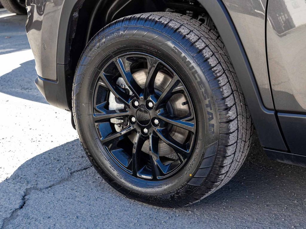 Used 2023 Jeep Cherokee Altitude Lux w/ Lux Elite Package image 7