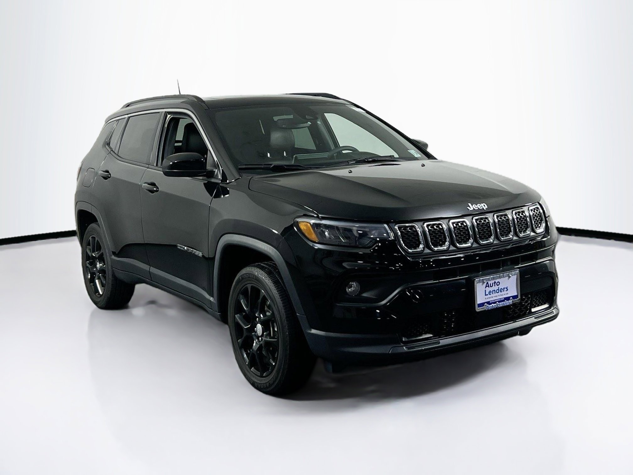Used 2023 Jeep Compass Latitude w/ Sun and Sound Group AWD/4WD image 3