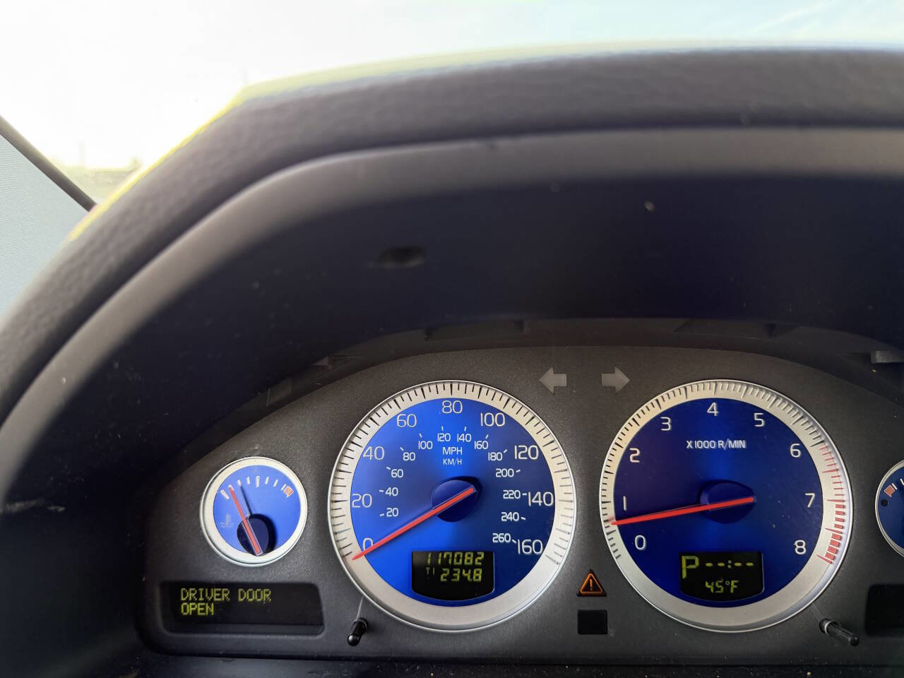 Used 2011 Volvo XC90 3.2 R-Design w/ Multimedia Pkg image 21