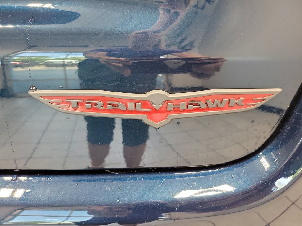 New 2026 Jeep Compass Trailhawk w/ Sun, Sound & Navigation Group AWD/4WD image 10