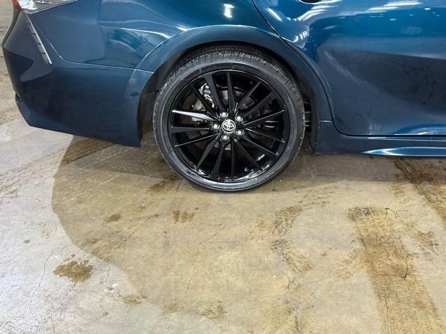 Used 2021 Toyota Camry XSE image 5