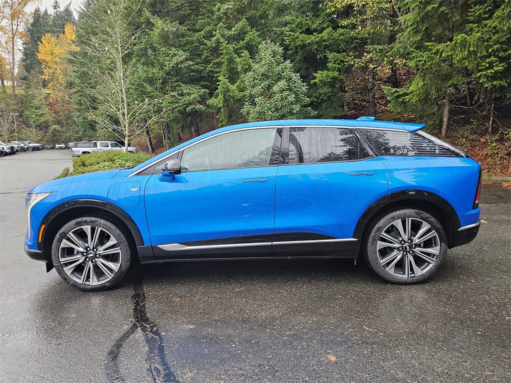 New 2026 Cadillac Optiq Luxury 2 image 2