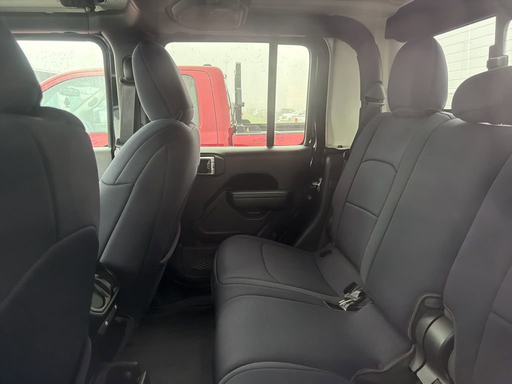 Used 2023 Jeep Gladiator Sport AWD/4WD image 9