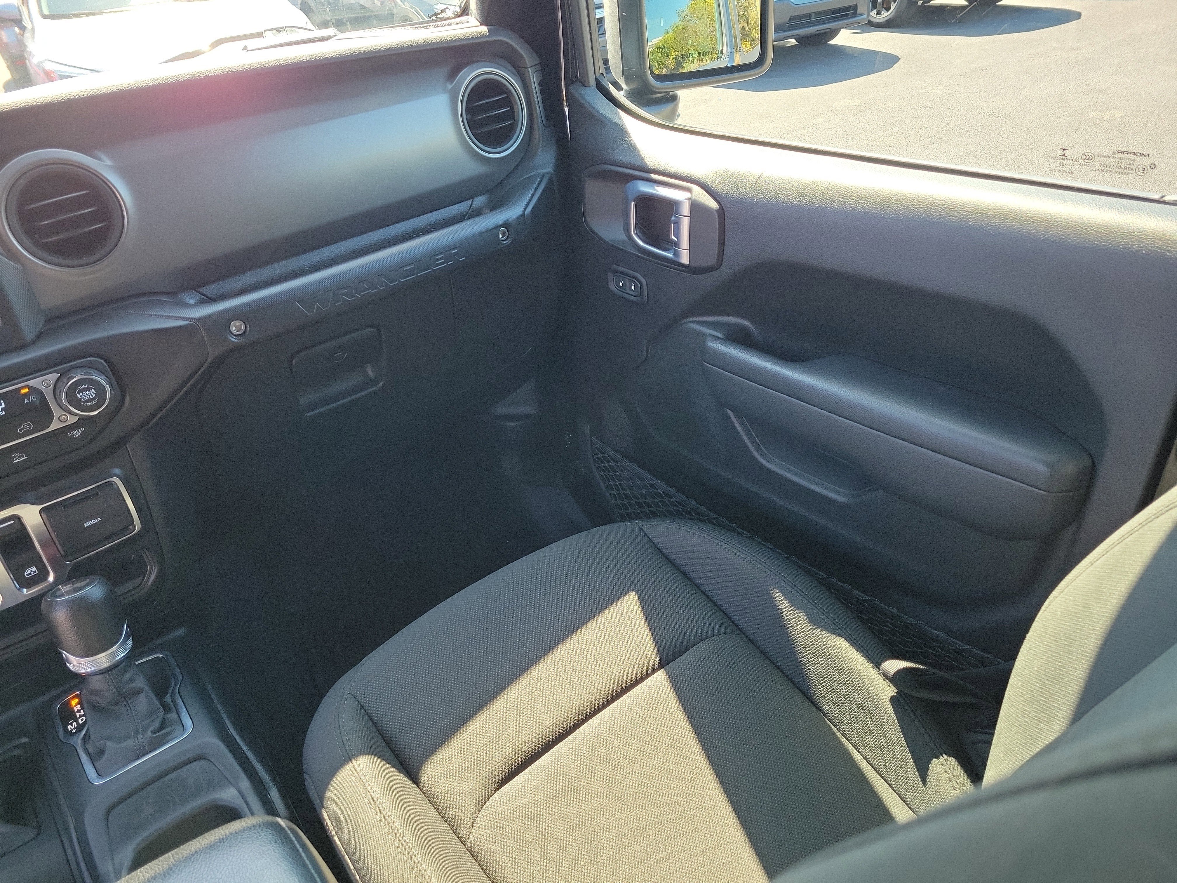 Used 2022 Jeep Wrangler Willys image 18