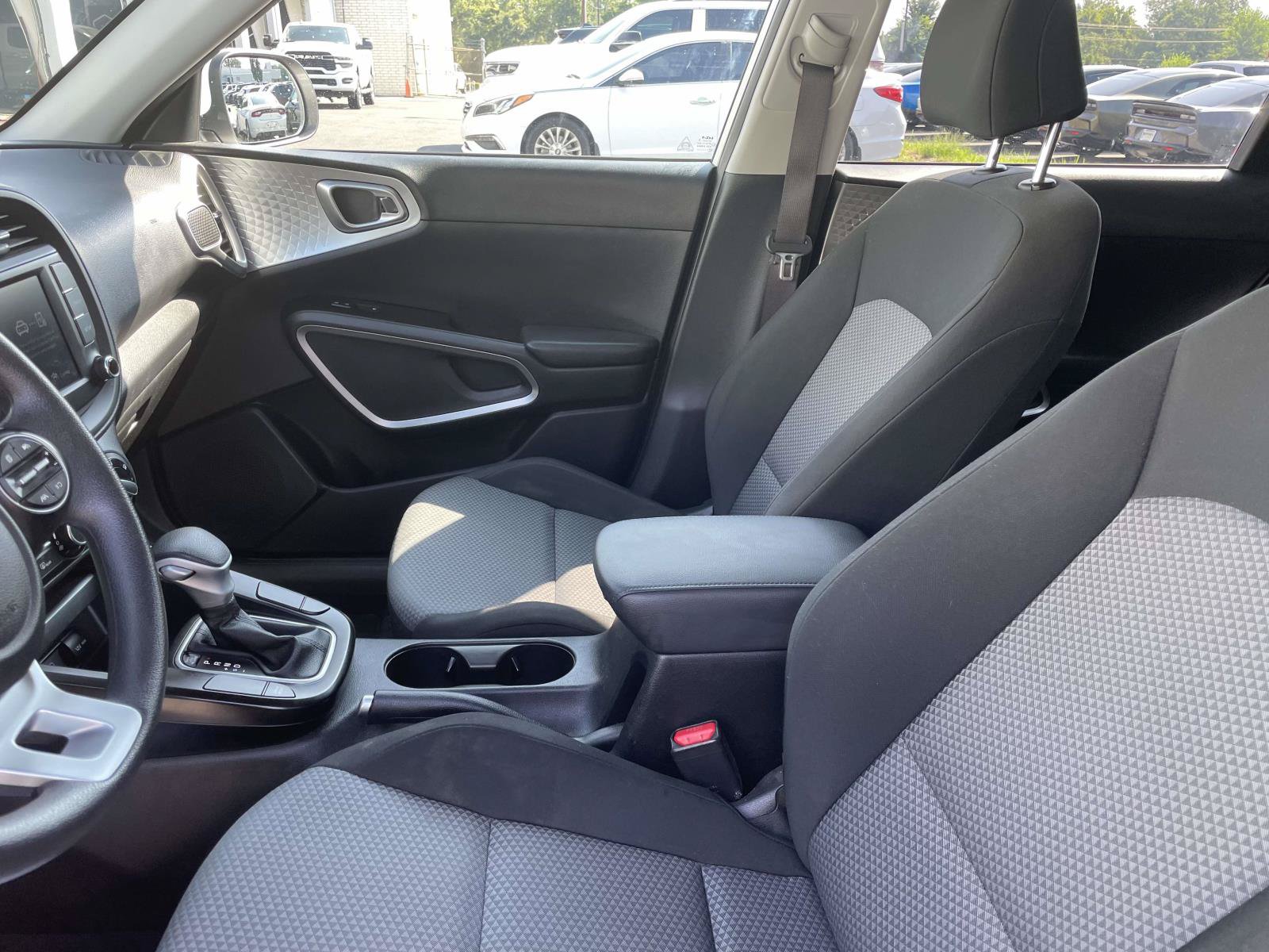 Used 2023 Kia Soul LX w/ LX Technology Package FWD image 14