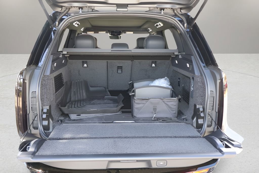 New 2026 Land Rover Range Rover SE image 16