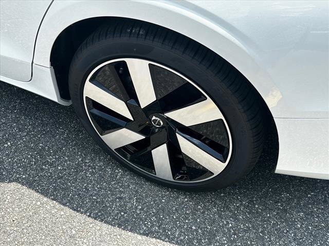 Used 2024 Volvo S60 T8 Plus w/ Climate Package image 10