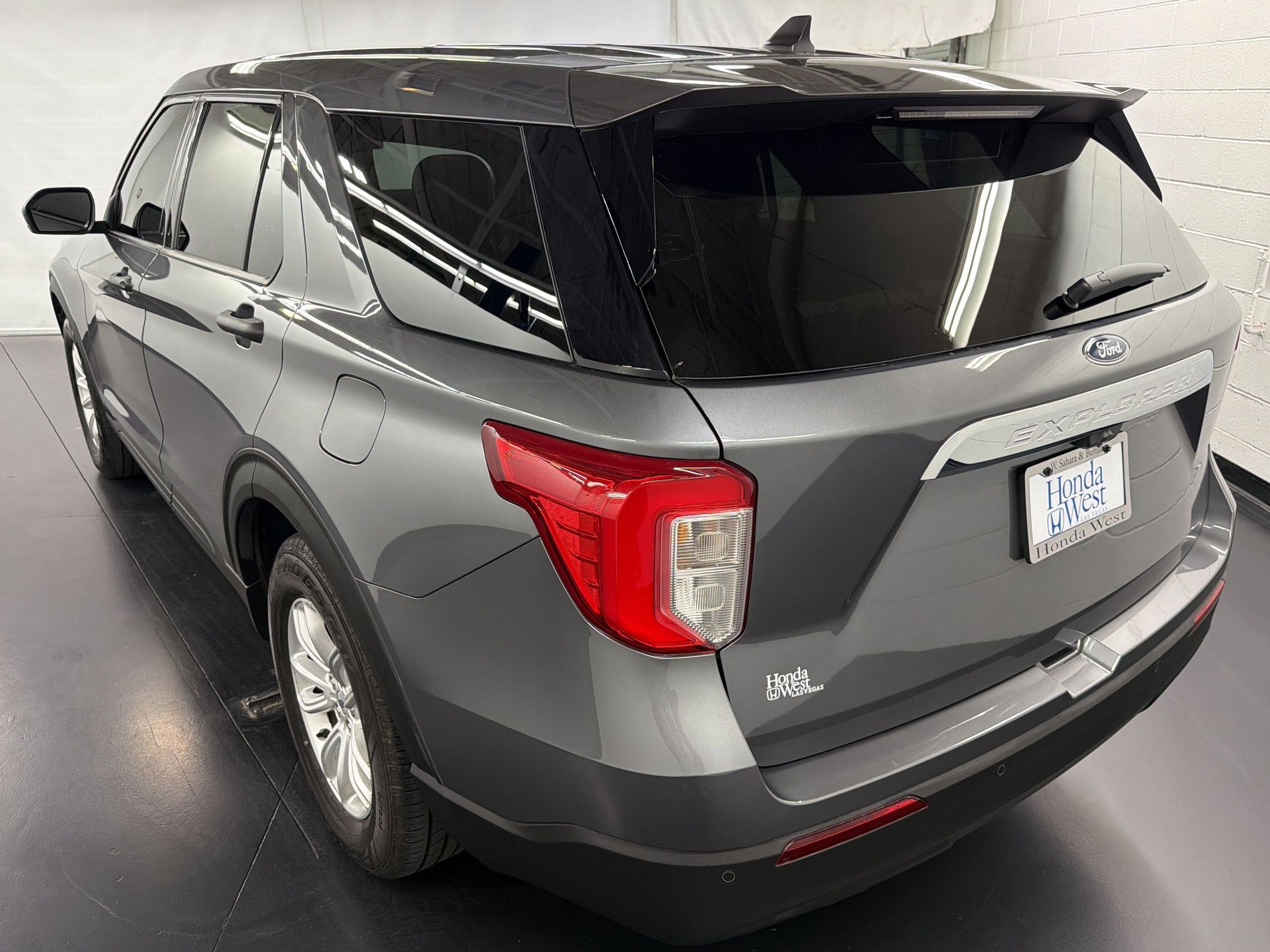 Used 2021 Ford Explorer 2WD image 3