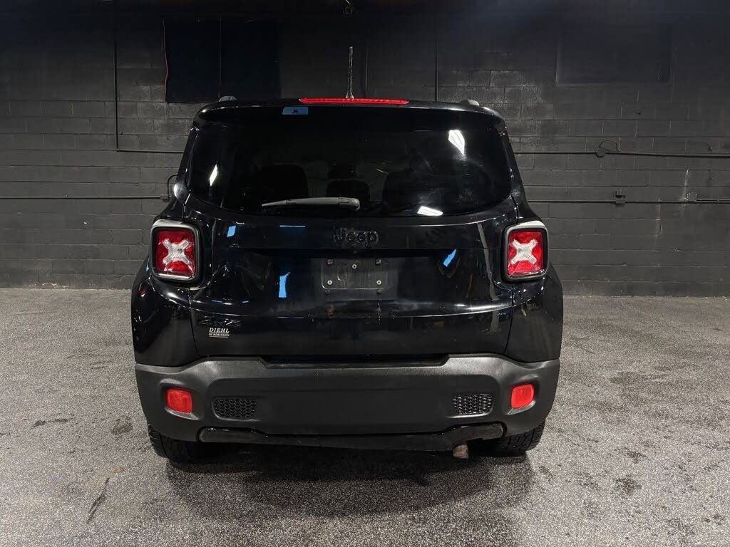 Used 2017 Jeep Renegade Altitude AWD/4WD image 4