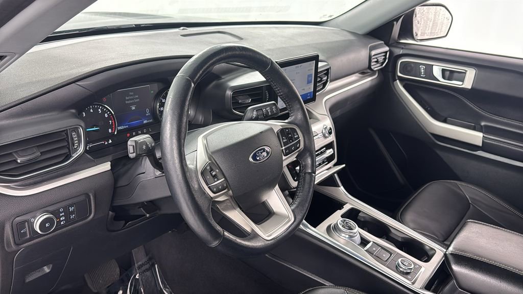 Used 2022 Ford Explorer XLT w/ Equipment Group 202A image 35