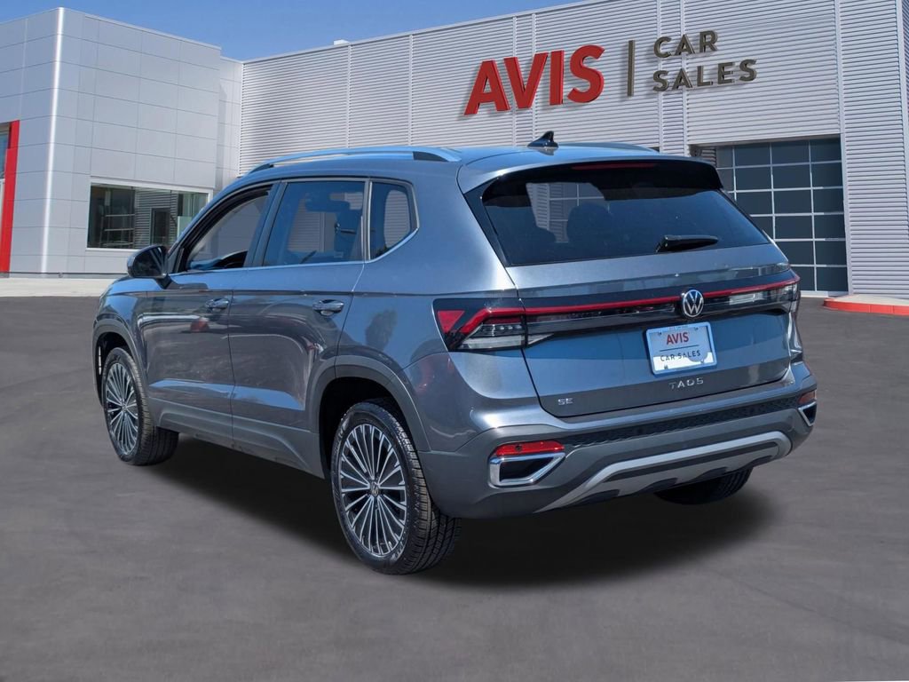 Used 2025 Volkswagen Taos SE FWD image 9