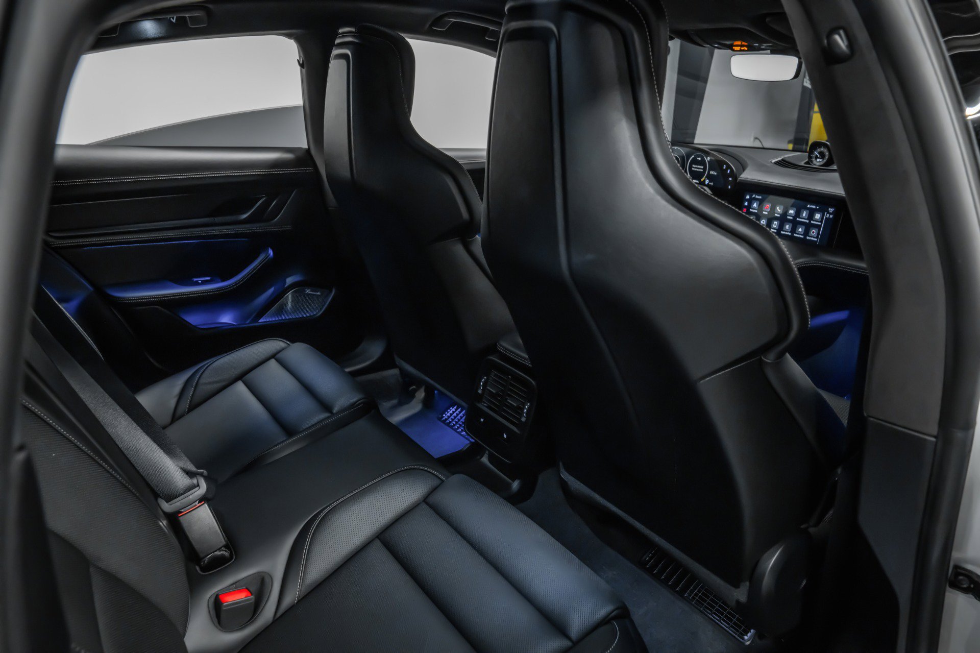 Used 2022 Porsche Taycan Turbo S image 26