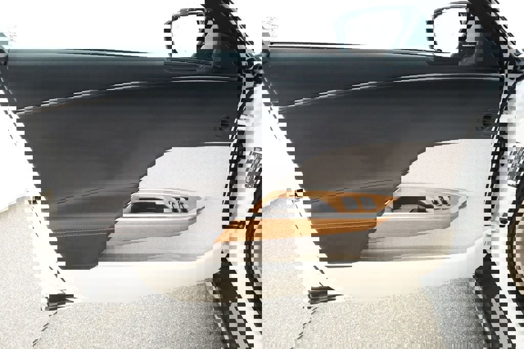 Used 2023 Lucid Air Touring image 9