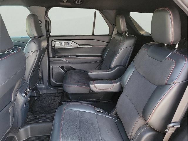 Used 2025 Ford Explorer ST RWD image 15