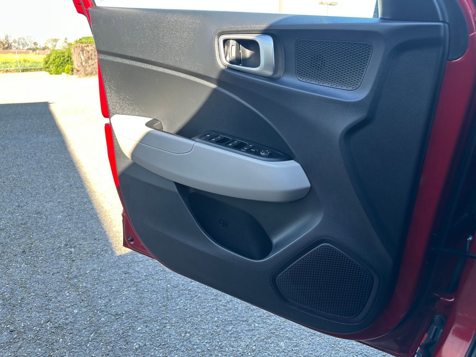 Used 2025 Hyundai Venue SEL FWD image 18