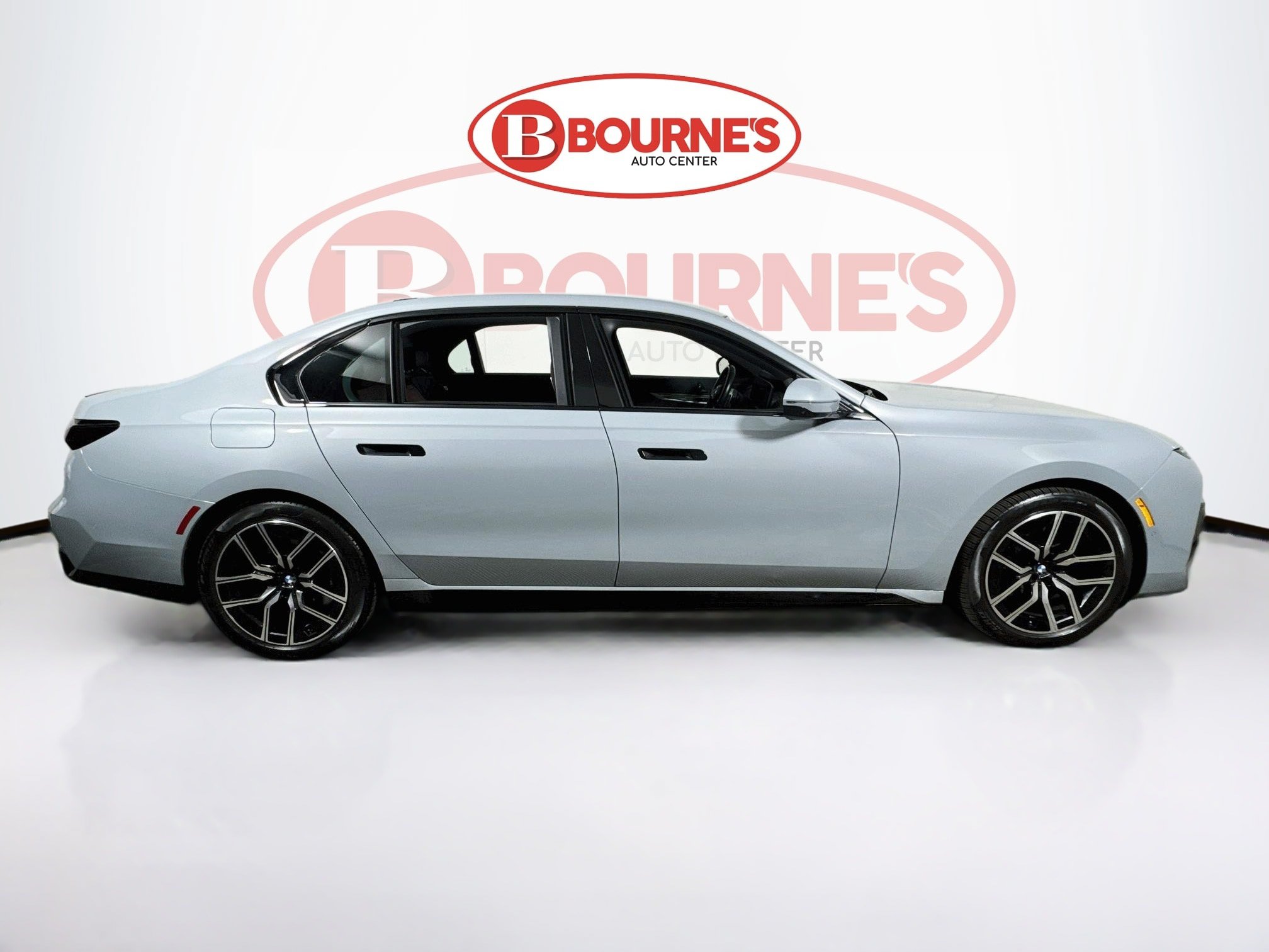 Used 2023 BMW 760i xDrive AWD/4WD image 13