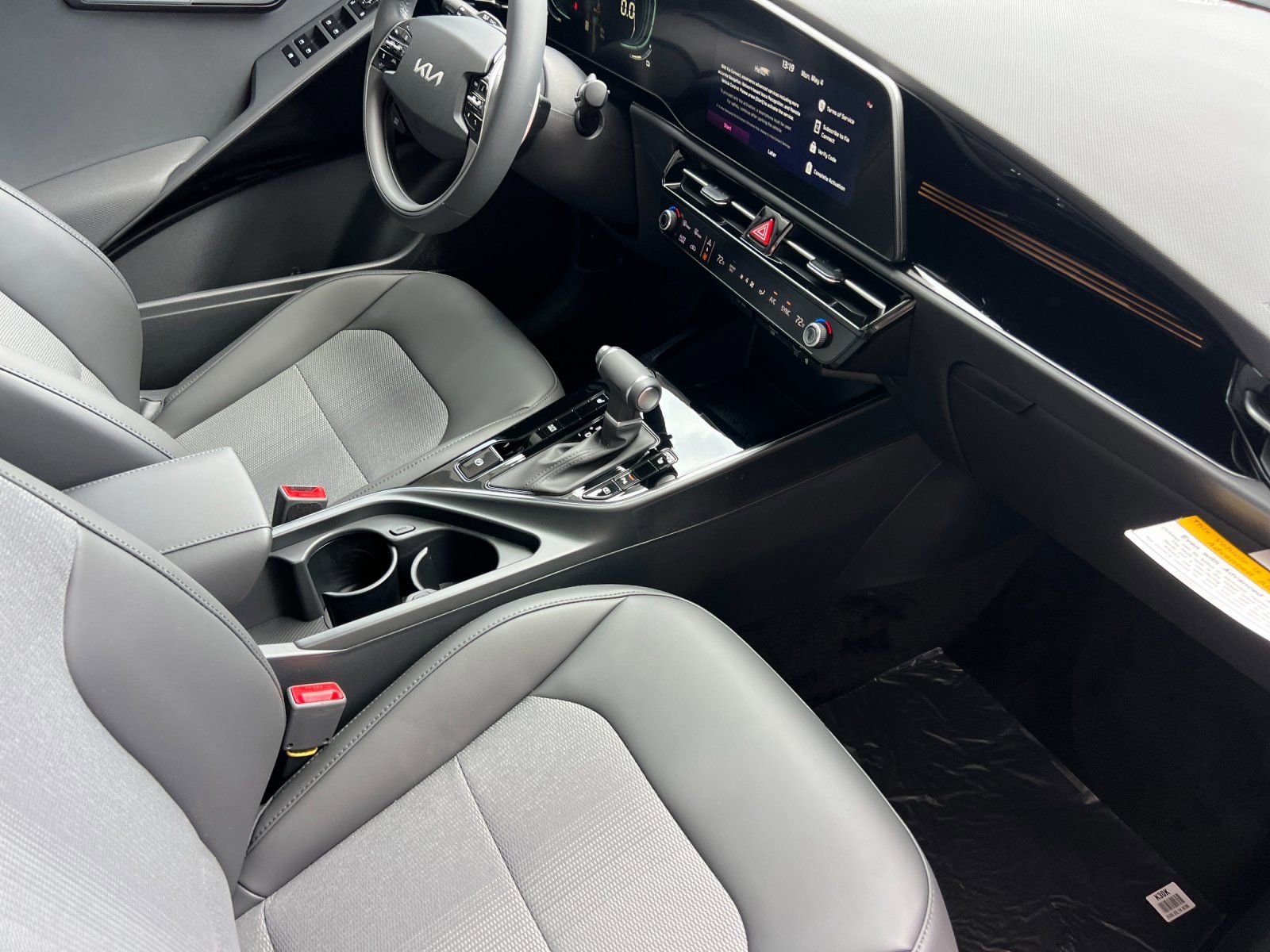New 2026 Kia Niro EX FWD image 16