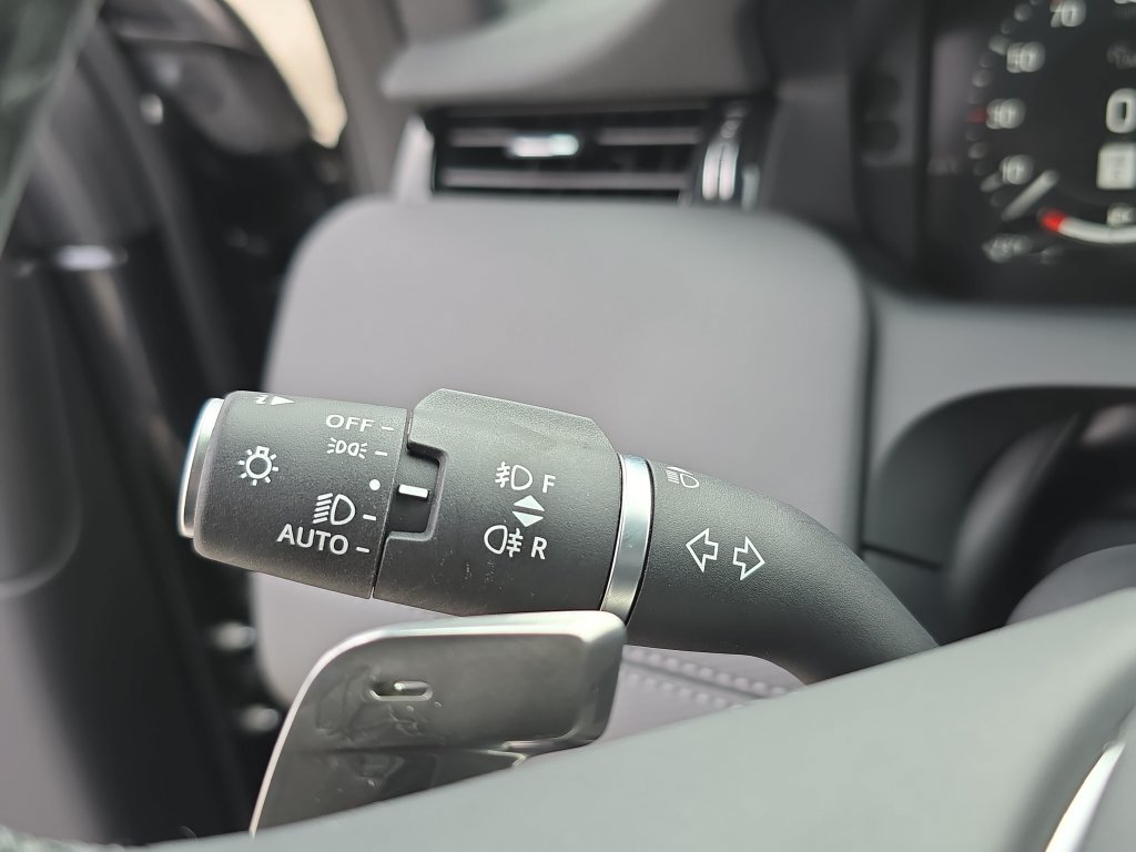 Certified 2025 Land Rover Discovery Sport Dynamic SE AWD/4WD image 26