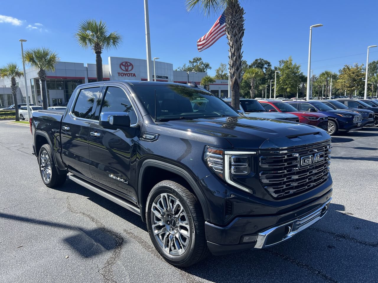 Used 2023 GMC Sierra 1500 Denali Ultimate AWD/4WD image 2