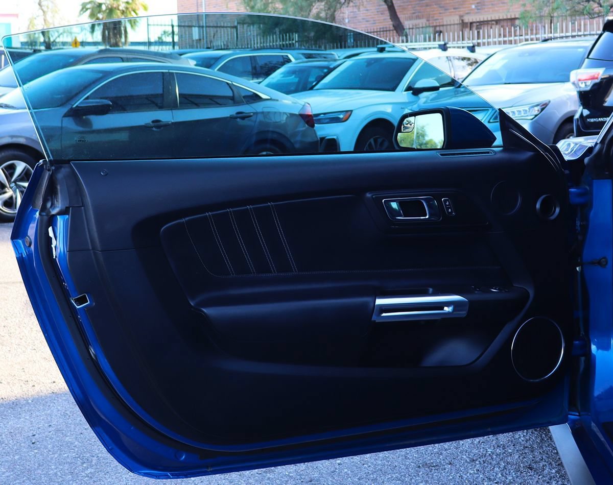 Used 2017 Ford Mustang Premium RWD image 30