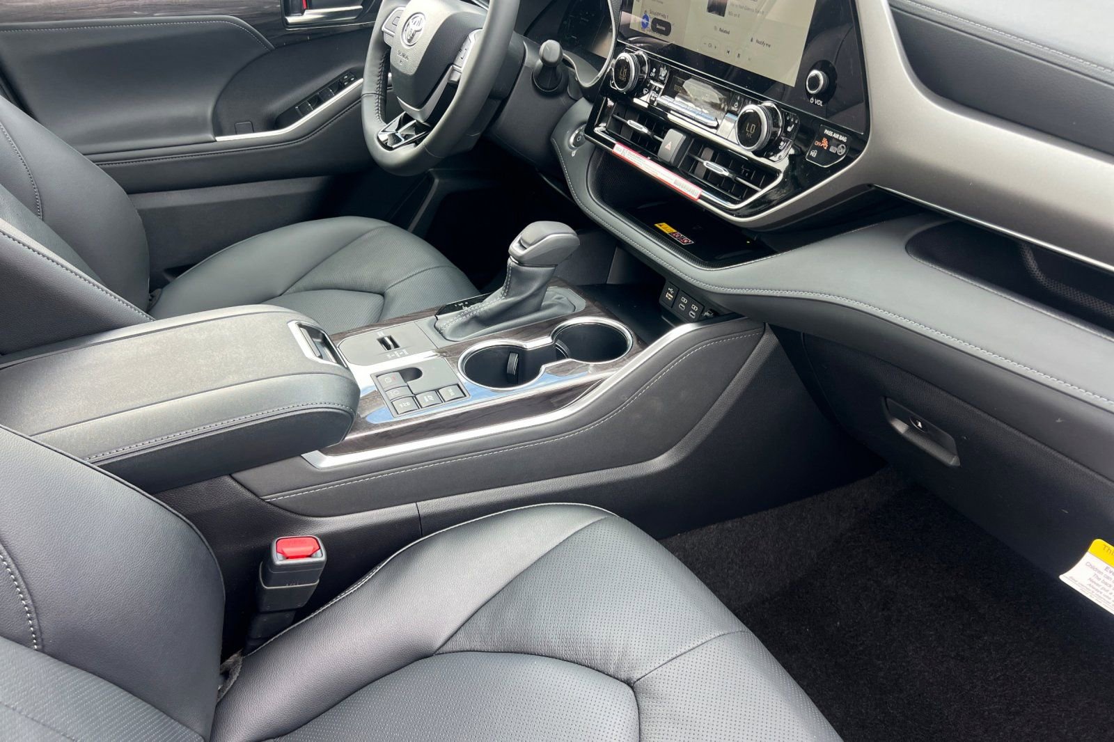 New 2026 Toyota Highlander Limited image 19
