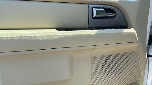 Used 2015 Ford Expedition Max Limited image 11