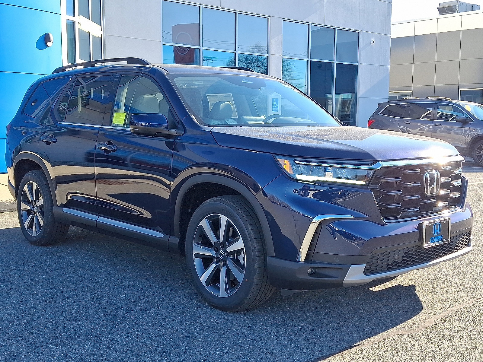 New 2025 Honda Pilot Touring image 2