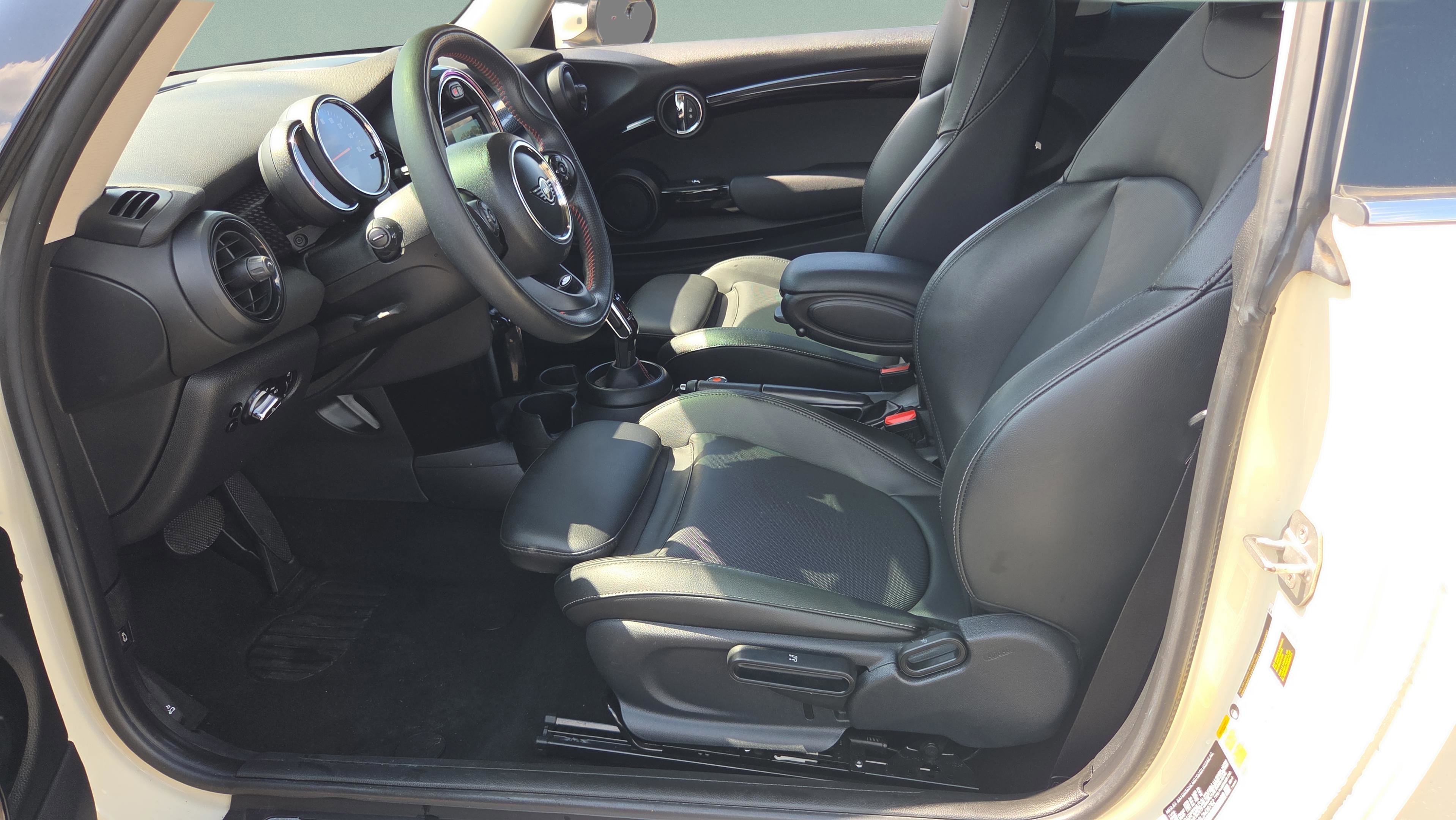 Used 2020 MINI Cooper S image 12