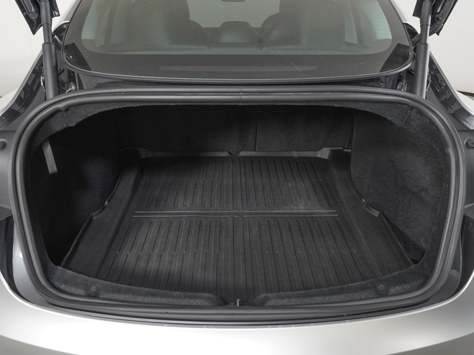 Used 2025 Tesla Model 3 RWD image 11
