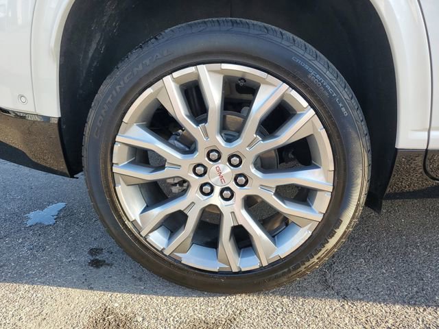 Used 2025 GMC Acadia Denali w/ Super Cruise Package FWD image 5