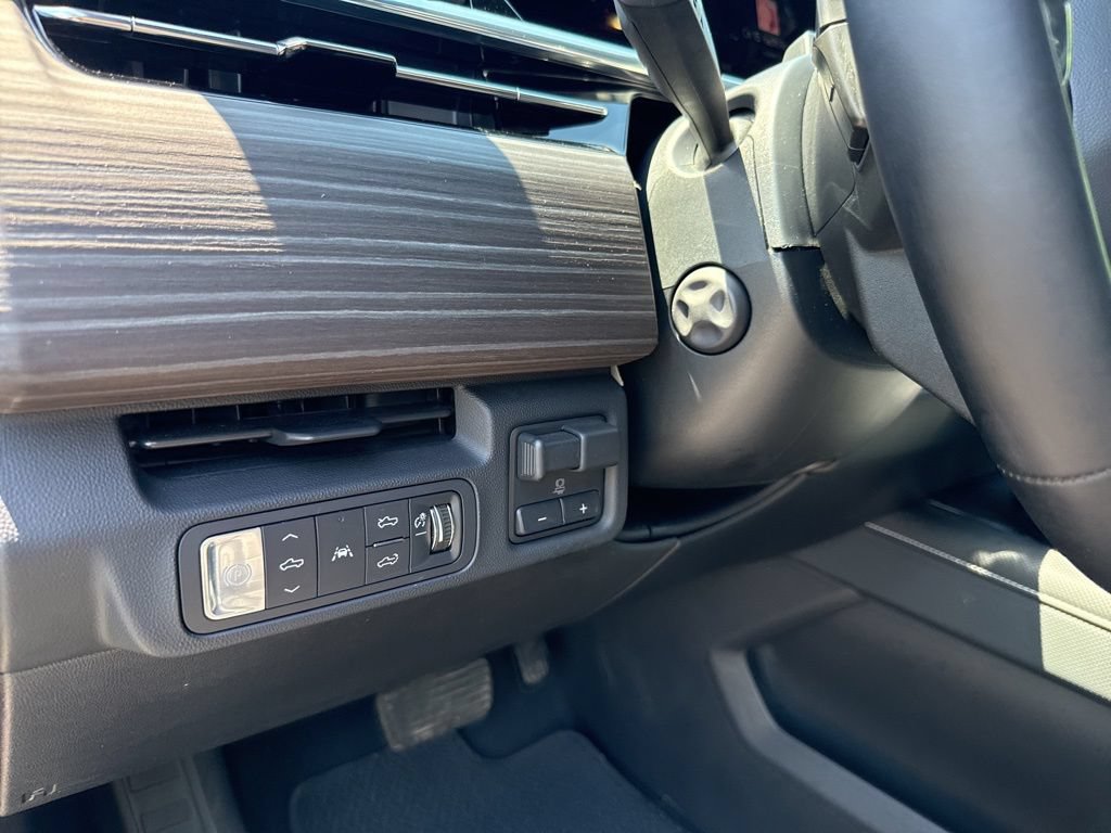 Used 2025 GMC Sierra EV Denali AWD/4WD image 20