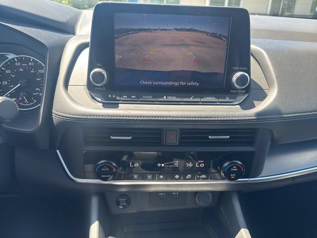 Used 2024 Nissan Rogue SV FWD image 23