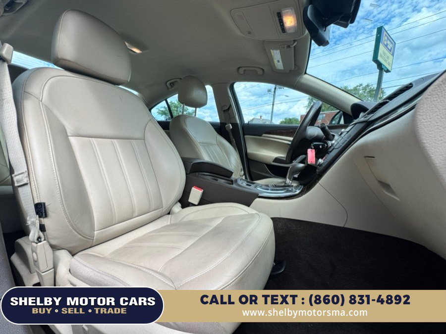 Used 2012 Buick Regal Leather FWD image 15
