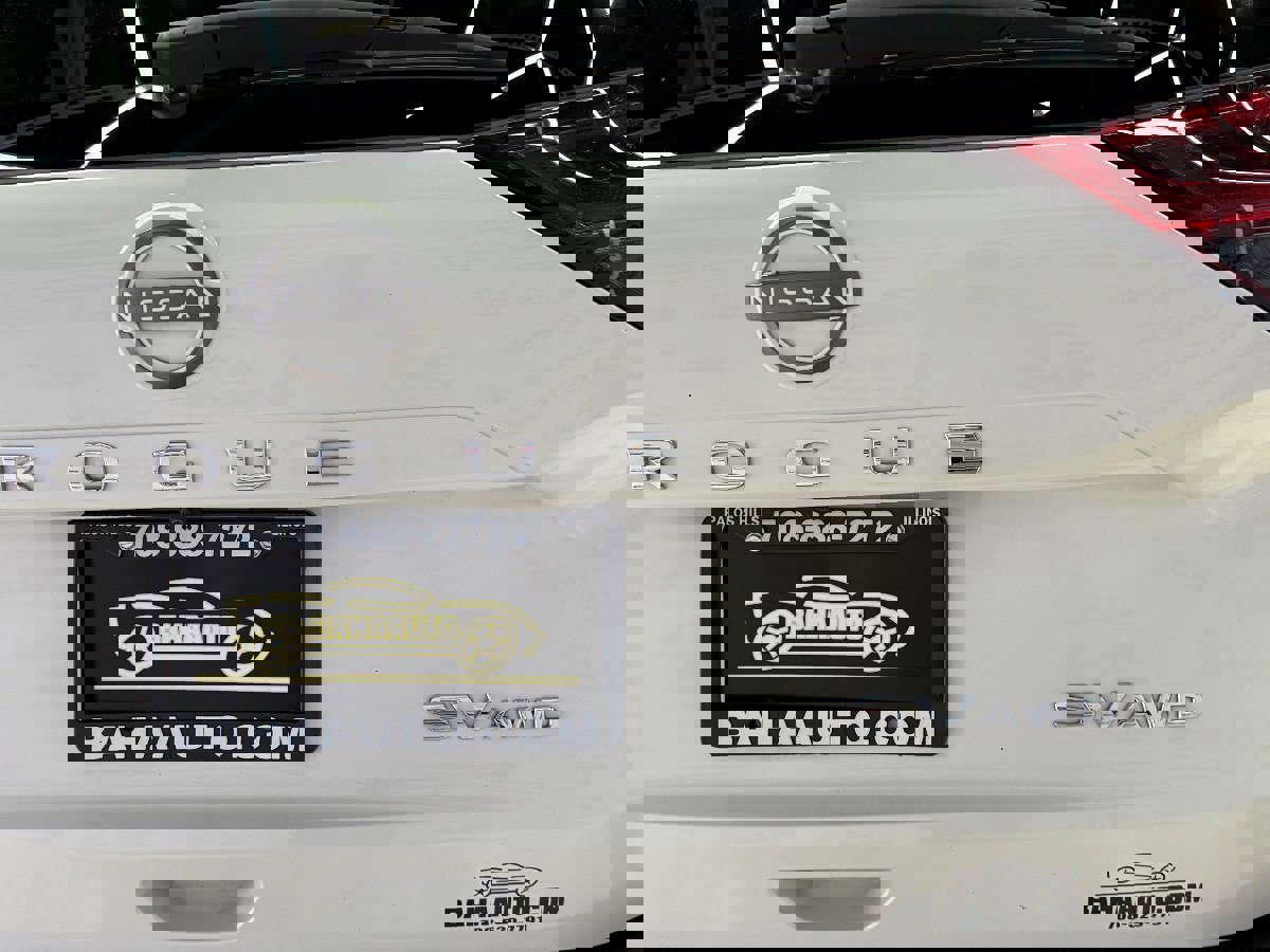 Used 2023 Nissan Rogue SV image 9