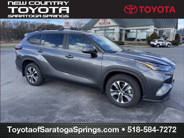 Used 2023 Toyota Highlander XLE